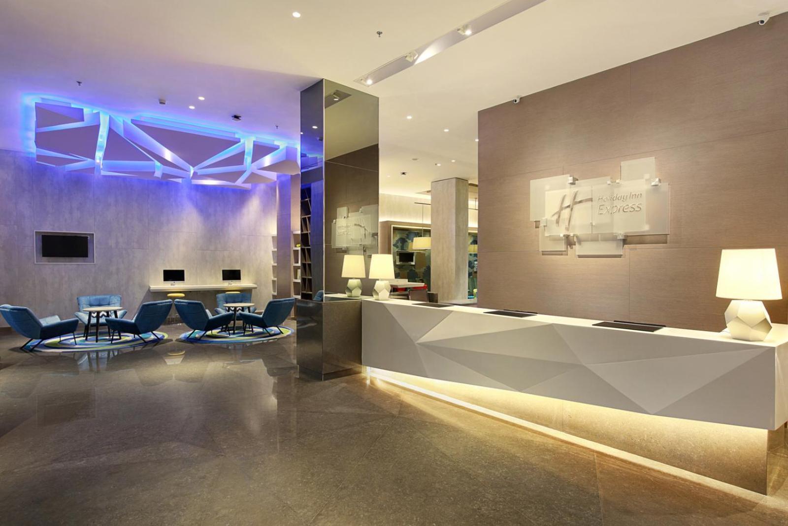 Holiday Inn Express Jakarta Wahid Hasyim By Ihg Exterior foto